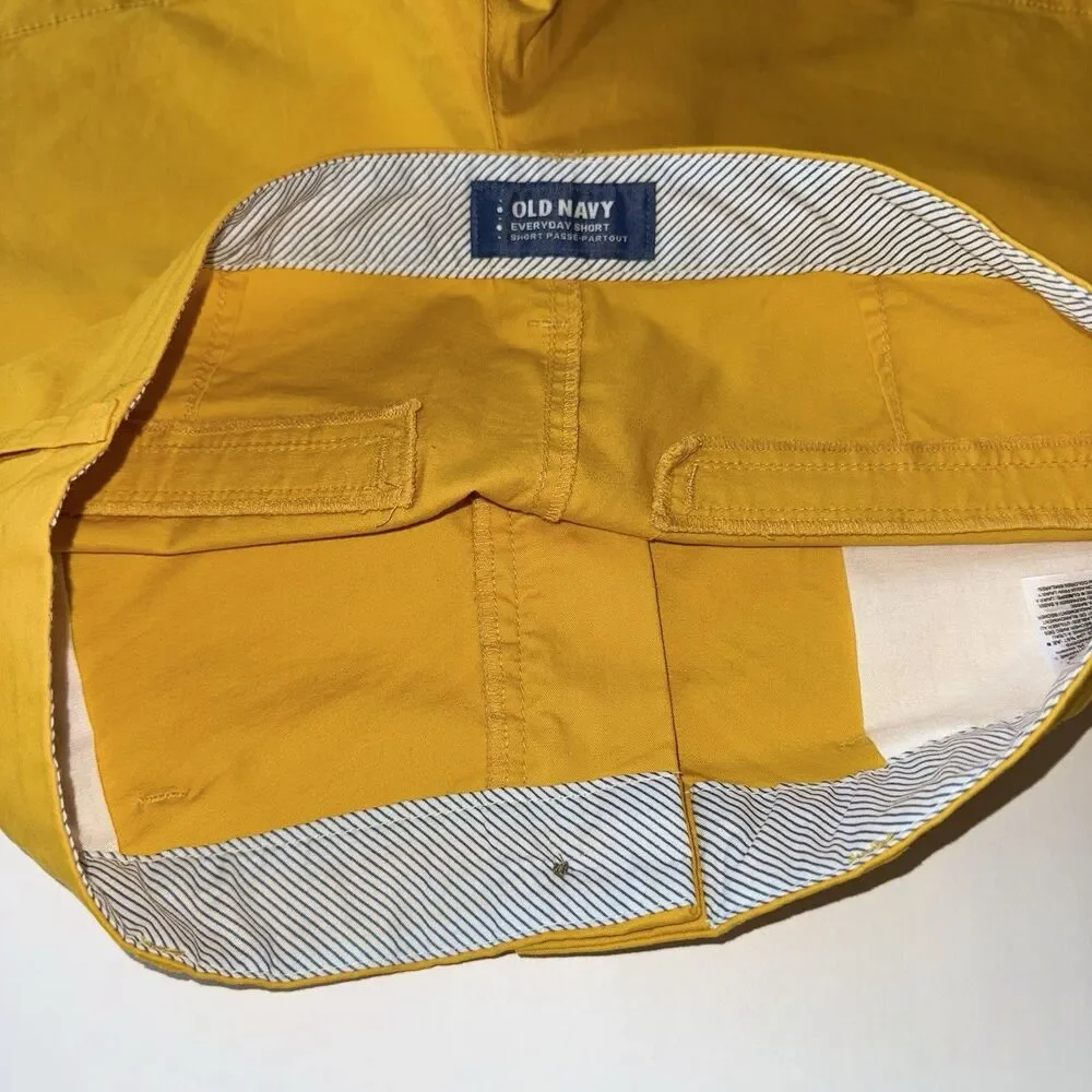 Old Navy Women's Everyday Shorts, Size 6 Yellow Pocket Summer Lightweight